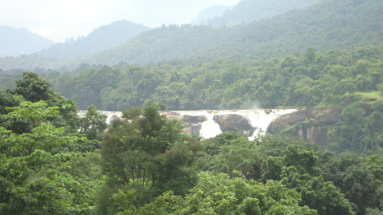 Munnar With Athirapally & Guruvayur · 4-Day Journey