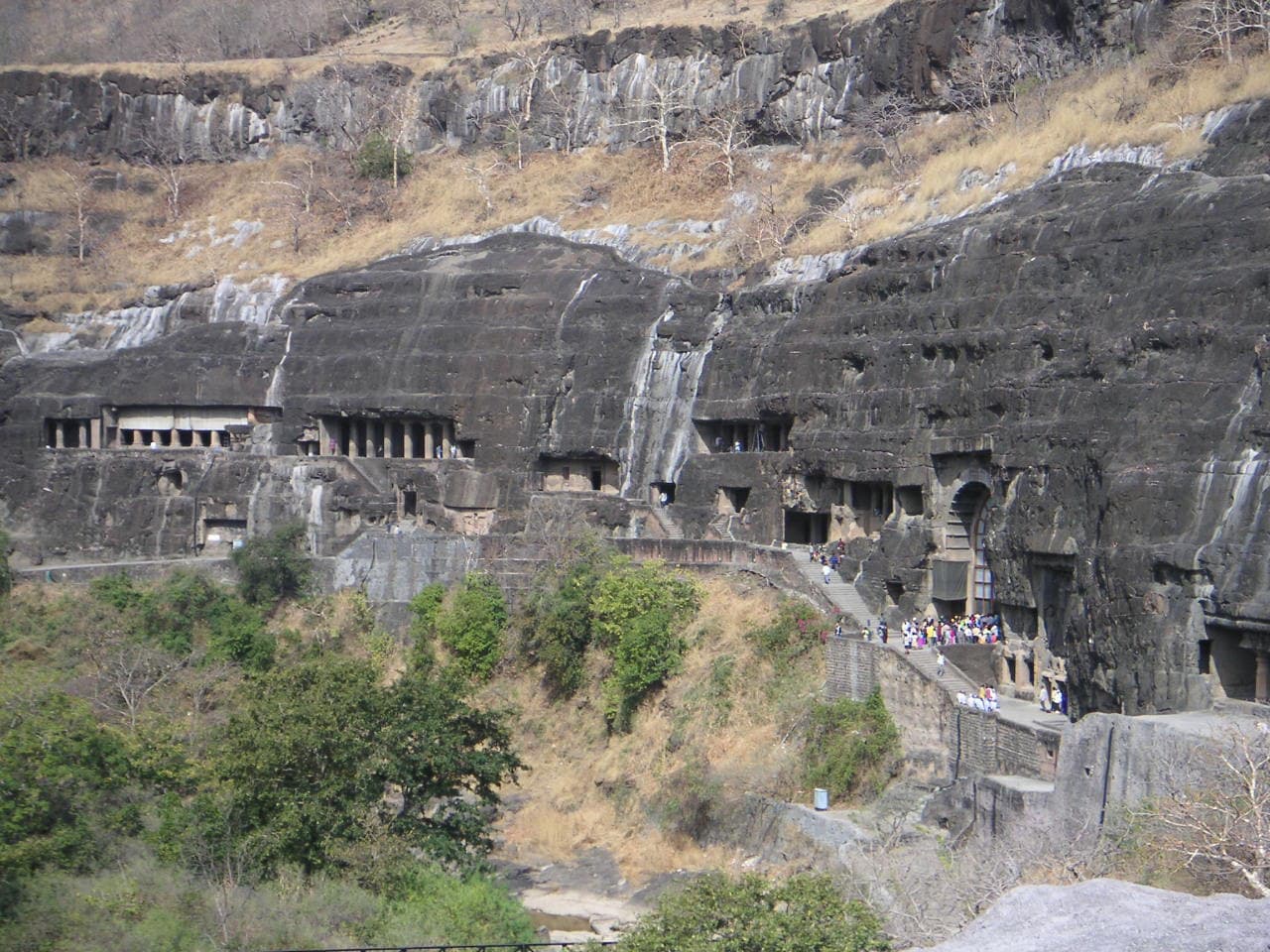 Hampi - Badami - Pattadakal - Gokarna - Murudeshwar - Udupi · 7-Day Journey